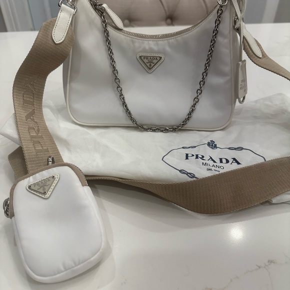 💗 SOLD 💗 Prada Re-Edition 2005 Re-Nylon bag - Picture 2 of 9